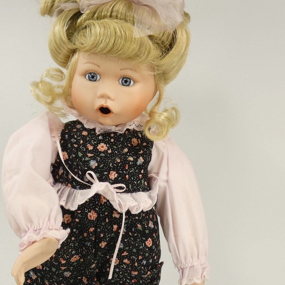 1991 Knowles My Closet Friend Evie Boo Bear And Me Porcelain Doll /w stand FCJE3 - Picture 11 of 12